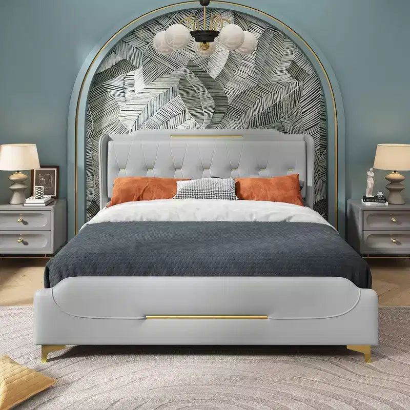 Letto King imbottito in ecopelle con testiera ad alette