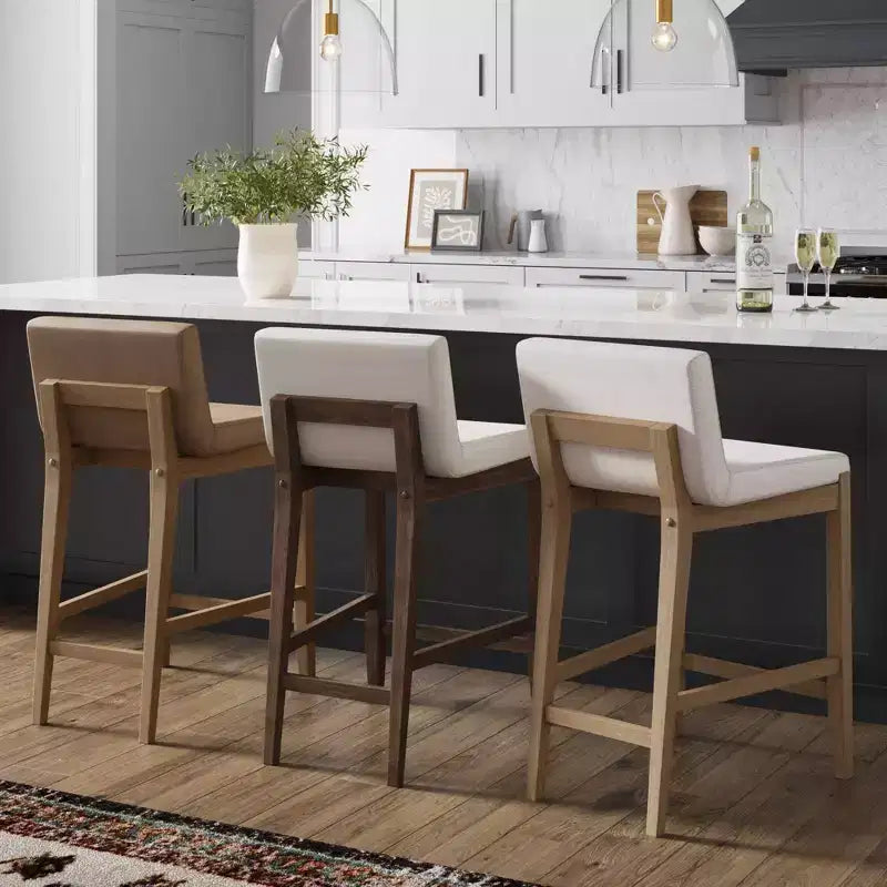 Sgabello da bar Gracie Wood imbottito ad altezza bancone